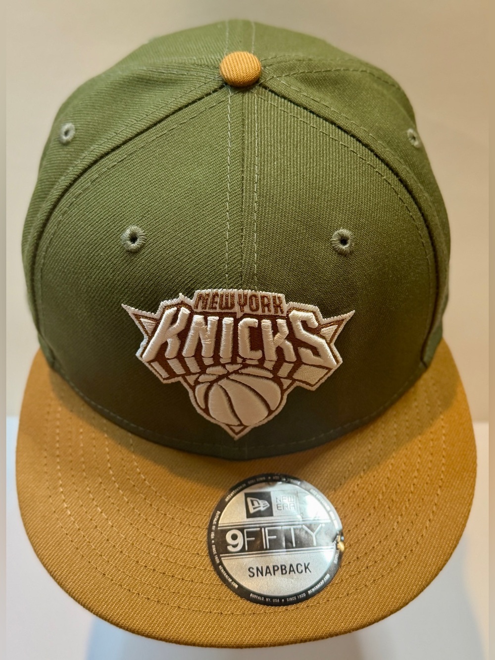 New Era NY Knicks 9FIFTY Olive Snapback Hat